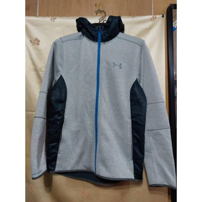 under armour 連帽外套