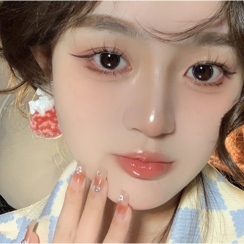 女神必備?小惡魔電眼一片式睫毛