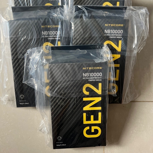 ￼【浩哥戶外】新版 CCC認證通過NiteCore NB10000 Gen2 / NB20000 超輕量碳纖維