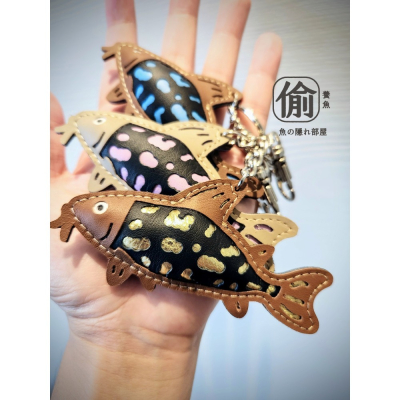三隻藍月鼠超會吸皮革磁力吊飾