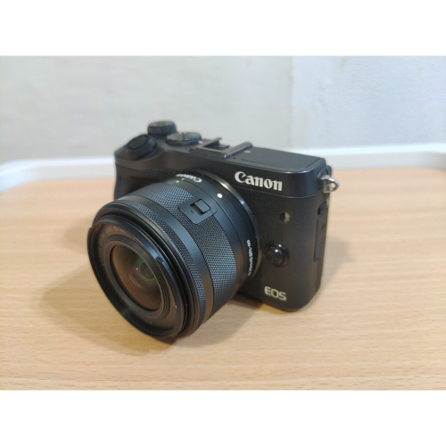 canon eos m6搭配15-45鏡頭，canon m6一代單眼相機