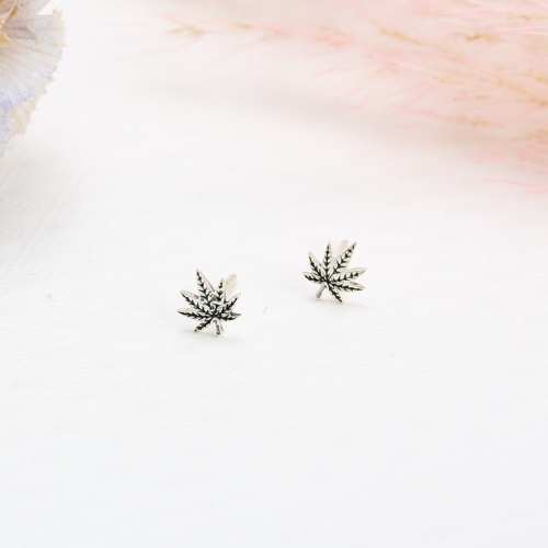 【Angel & Me】嘻哈 Chill 大麻葉 一對 s925 純銀耳環 耳夾 禮物