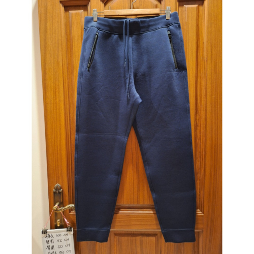 二手Uniqlo男士深藍色DRY束腳、鬆緊綁帶腰圍,彈性休閒褲（款式編號440538）, 尺碼L號