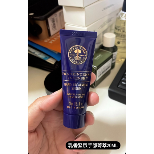 Neal＇s Yard Remedies 乳香緊緻手部菁萃