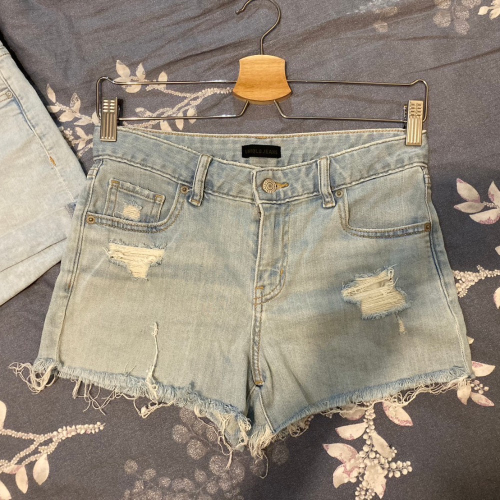Uniqlo 牛仔褲 短褲 牛仔短褲 淺色牛仔短褲褲 淺藍牛仔短褲 抽鬚牛仔褲