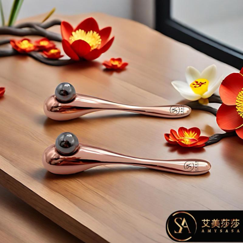 艾美莎莎?小紅書爆款3D眼睛按摩棒 小鯨魚眼部按摩棒 磁吸按摩勺 鯨魚棒 眼睛按摩棒 滾珠眼霜棒 小法拉按摩刮痧板金屬