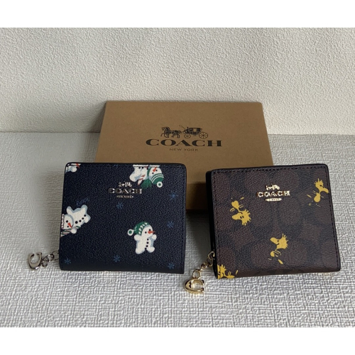 （momo shop）Coach 蔻馳 新款皮夾 中夾 女士牛皮翻蓋按釦長款錢包 F30205 時尚手拿包 多