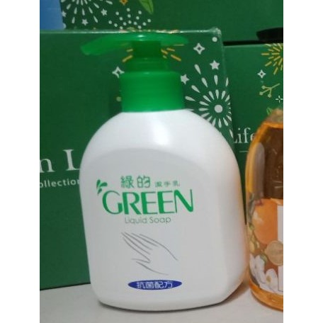 綠的抗菌 -潔手乳220ml/抗菌沐浴露300ml/2包日本大王30抽溼紙巾