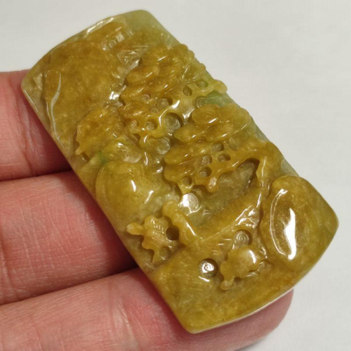 ?️胸懷山河?️ 天然緬甸玉 A貨翡翠-黃皮翡 精雕 意境山水 附證書 現貨實拍優惠特價【92jade 遇見善緣】