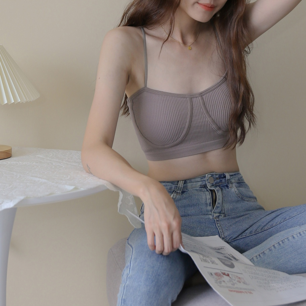 【Our Studio】多色小心機細肩帶Bra Top 白色 咖色 深灰藍色 淺摩卡色 黑色(現貨)